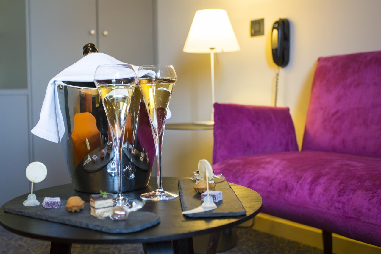 Logis Hotel Du Morvan - Restaurant La Table De Jerome Luzy Bagian luar foto