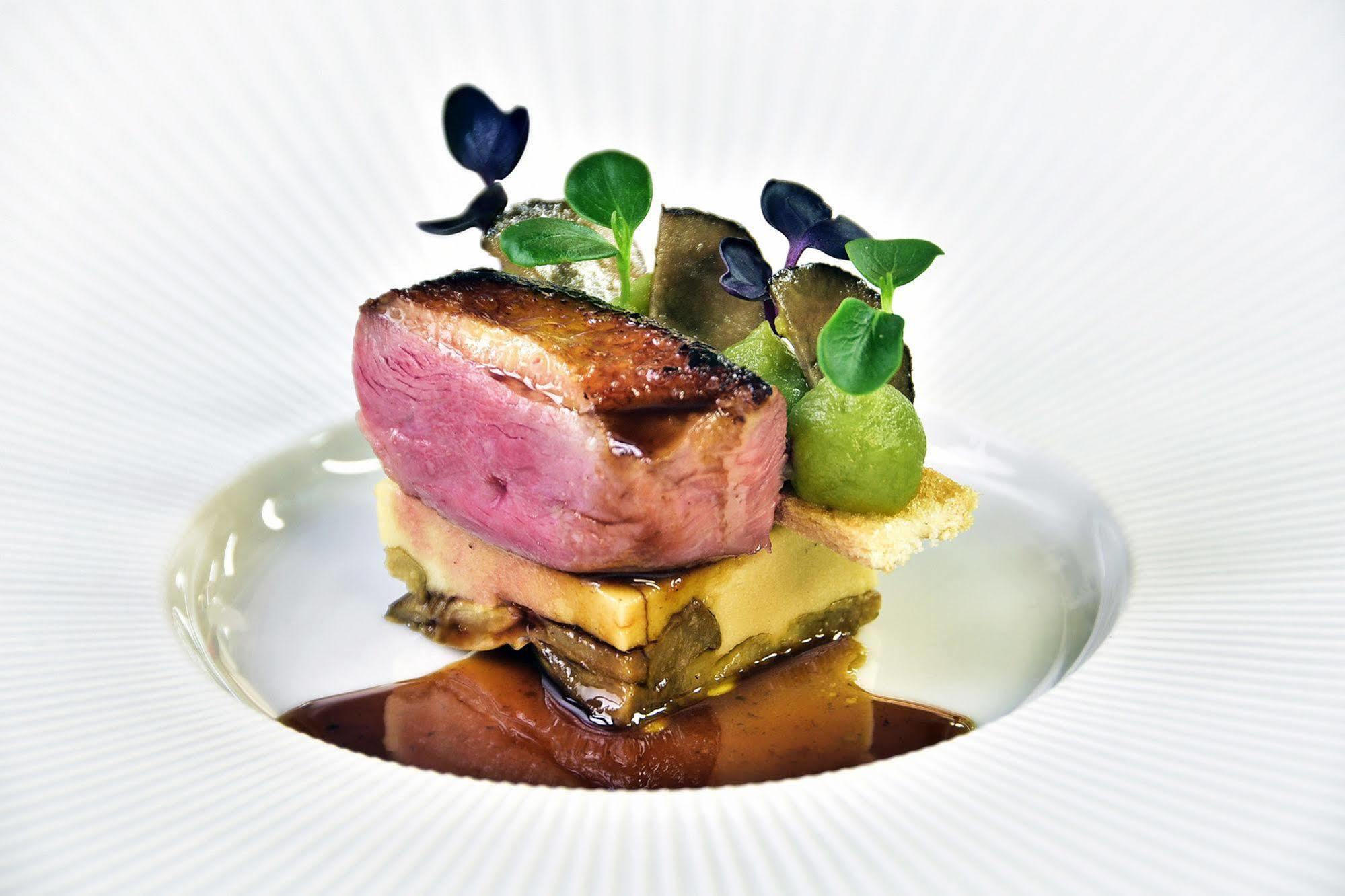 Logis Hotel Du Morvan - Restaurant La Table De Jerome Luzy Bagian luar foto