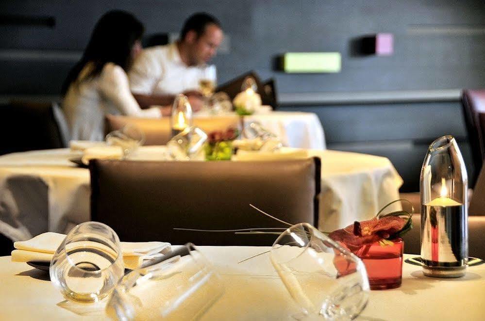 Logis Hotel Du Morvan - Restaurant La Table De Jerome Luzy Bagian luar foto